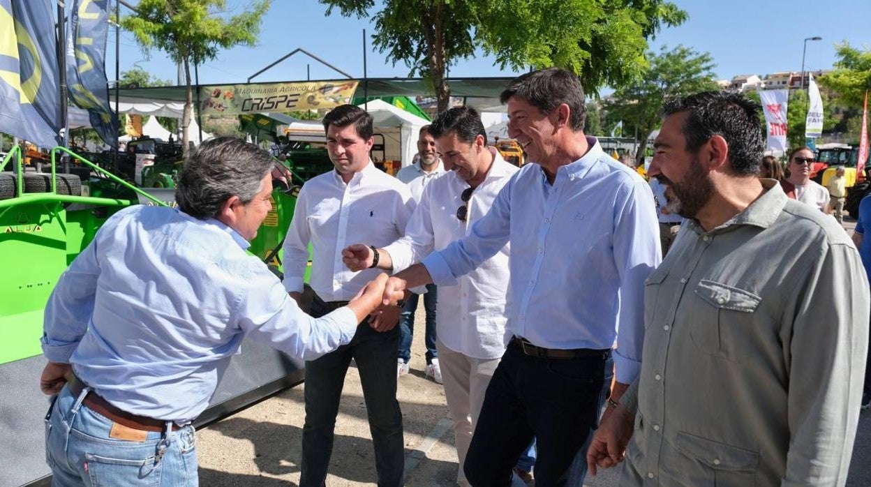 Juan Marín, en la feria sectorial de Baeza 'Futuroliva'