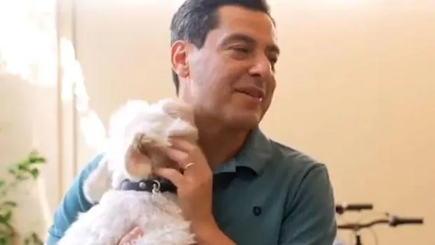 Tobi, el perro ciego de Juanma Moreno, entra en campaña