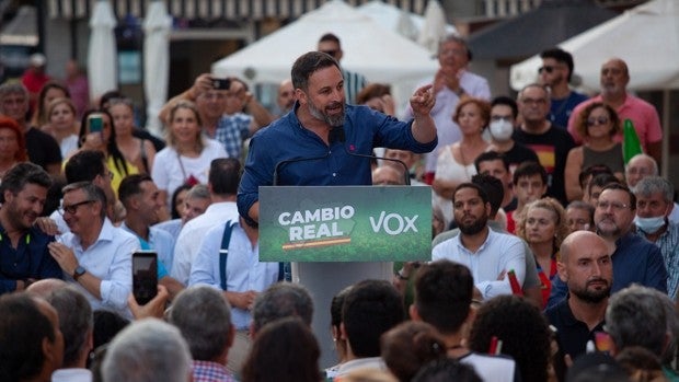 Abascal (Vox): «Contra los narcos, o cárcel o plomo»