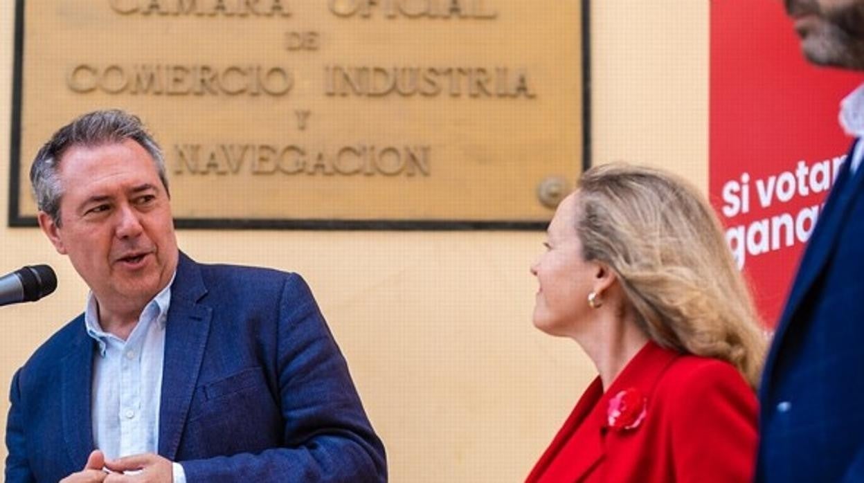 Juan Espadas con la vicepresidenta Nadia Calviño este miércoles en Málaga