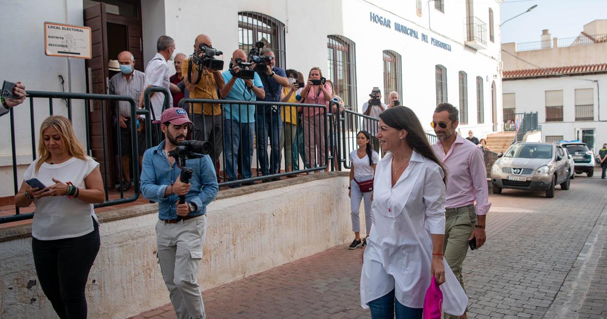 Macarena Olona este domingo tras votar en Salobreña