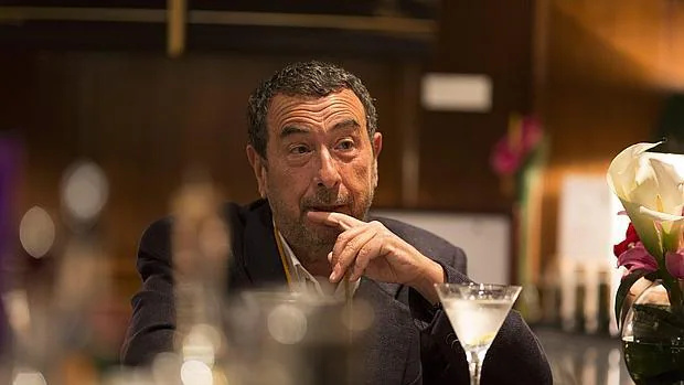 José Luis Garci, durante una entrevista