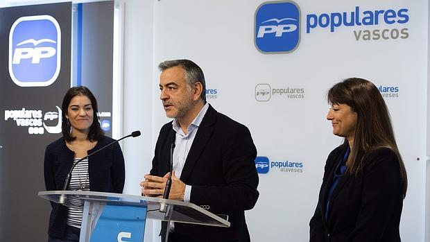 Javier de Andrés, en su primera comparecencia como presidente del PP de Álava