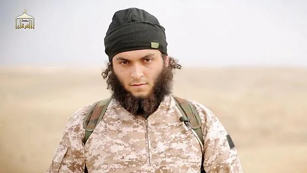 Captura de un video de propaganda yihadista en el que aparece el francés Dos Santos, enrolado en el Daesh
