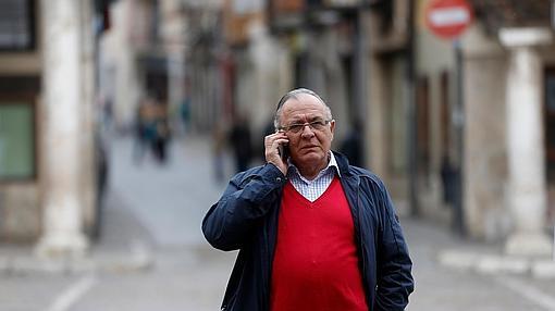 Jesús López Garrañeda compagina la docencia con su tarea de juez de paz