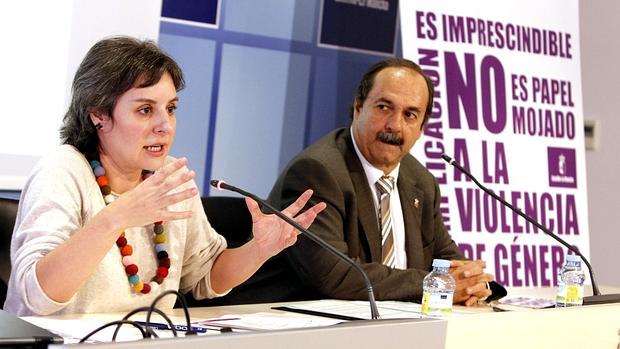 Araceli Martínez y Alfonso Silva en rueda de prensa