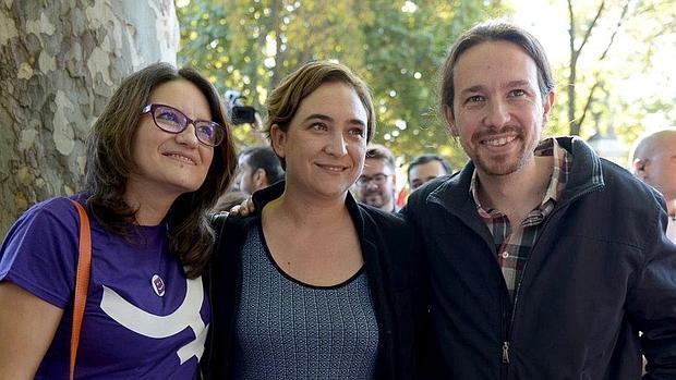 Oltra, con Ada Colau y Pablo Iglesias, este sábado en Madrid