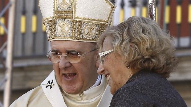 Carmena desea ante la Virgen de la Almudena que Madrid sea «techo para el desahuciado»