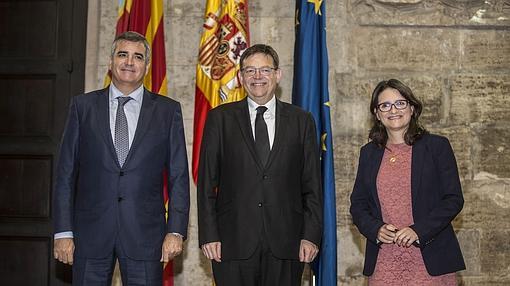 Oltra y Puig, con el presidente de Baleària