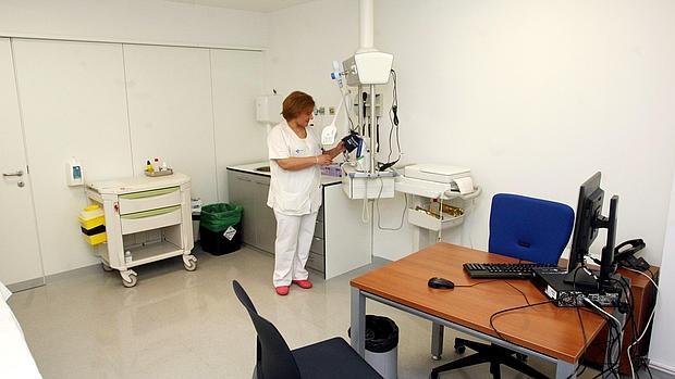 Una enfermera en el Hospital Clínico de Valladolid