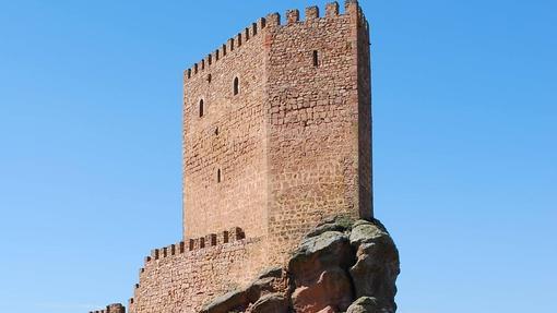 Vista de la torre del castillo de Zafra