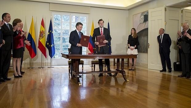 Mariano Rajoy recibe en el Palacio de la Moncloa al presidente de Colombia Juan Manuel Santos