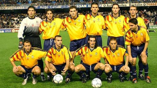 Imagen de la selección valenciana en un partido disputado en 2002