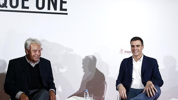 Felipe González con Pedro Sánchez, en una imagen reciente