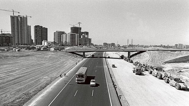 El Nudo de Manoteras, en la madrileña M30, en una imagen de 1975