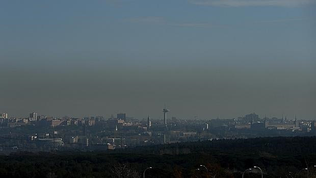 Vista de la capa de contaminación que cubre la ciudad de Madrid