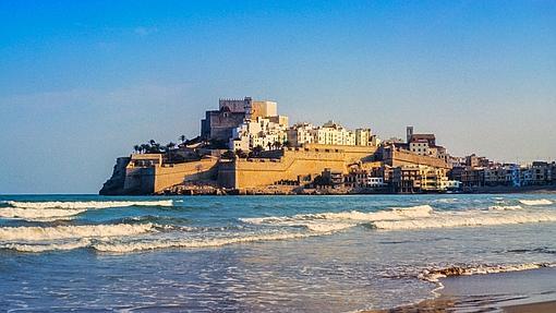 Vista del castillo del Papa Luna desde la playa