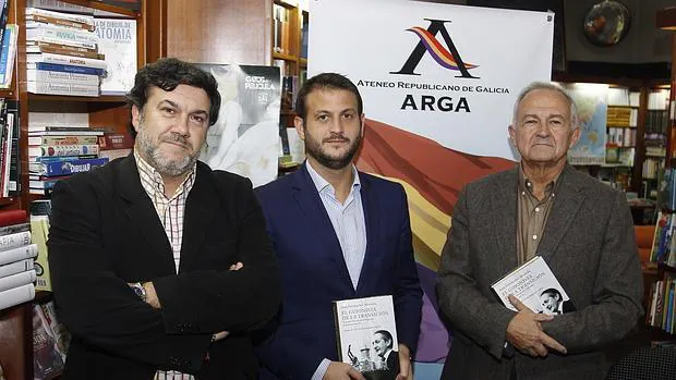 Grandío, Fernández-Miranda y Méndez Romeu, ayer en La Coruña
