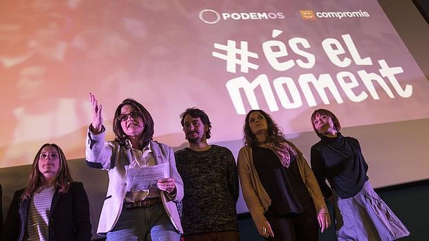 Imagen de Oltra junto a candidatos de Podemos y Compromís