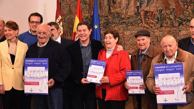 García-Page presentó la campaña «Ningún mayor solo en Navidad«