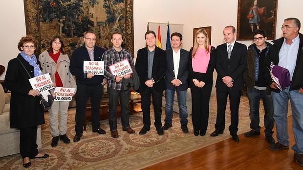 Miembros de la Plataforma contra el trasvase se han reunido con la Ejecutivo regional