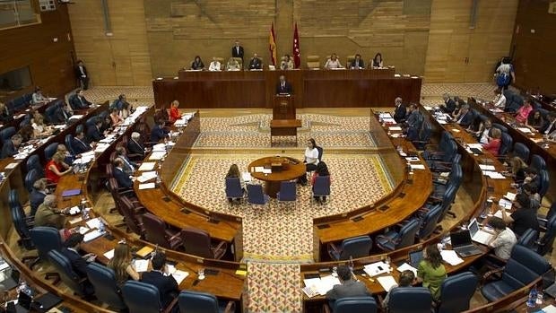 Los diputados, en el hemiciclo de la Asamblea