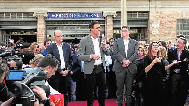 Imagen de Puig y Sánchez en un acto del PSOE en Alicante