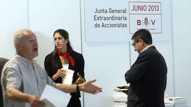 Imagen de la última junta de accionistas del Banco de Valencia antes de su venta