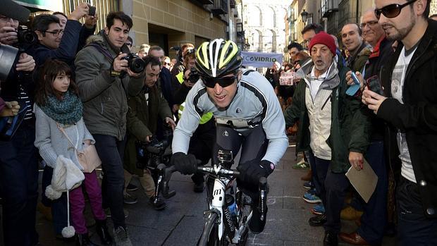 Julio Martín gana por quinto año la Carrera del Pavo