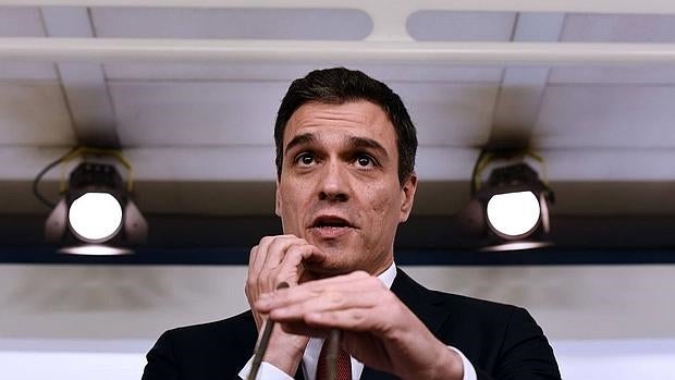 Sánchez convoca a sus «barones» en Ferraz la tarde anterior al movido Comité Federal del lunes