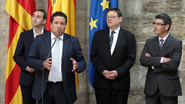 Imagen de Javier Moliner junto a los presidentes de las Diputaciones de Alicante y Valencia y el jefe del Consell