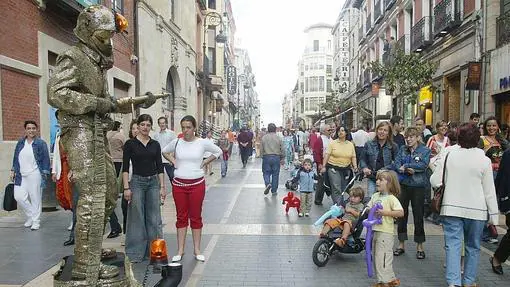 En la calle Ancha de León se emplazan una buena cantidad de comercios