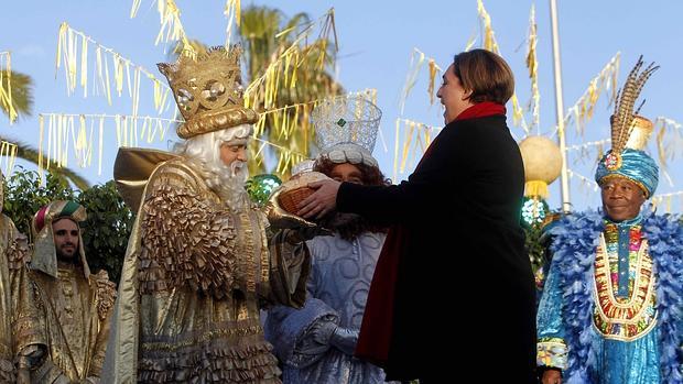 Colau recibe a los Reyes Magos el pasado 5 de enero en Barcelona