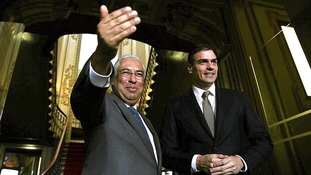El primer ministro portugués, Antonio Costa, y Pedro Sánchez, ayer en Lisboa