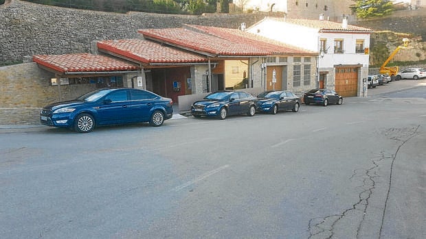 Imagen de los coches oficiales del Consell tomada el pasado fin de semana en Morella