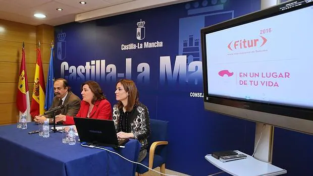 Alfonso Silva, Patricia Franco y Ana Isabel Fernández en la presentación de Fitur