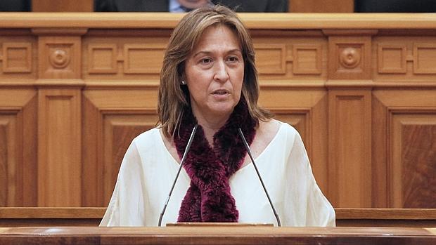 Ana Guarinos durante su intervención en el pleno regional