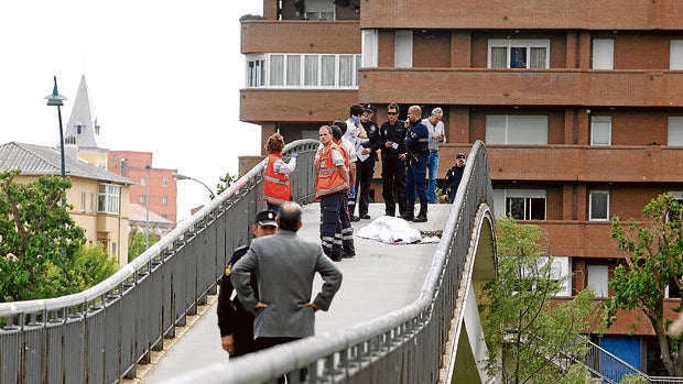 Escena del crimen con el cuerpo inerte de Isabel Carrasco