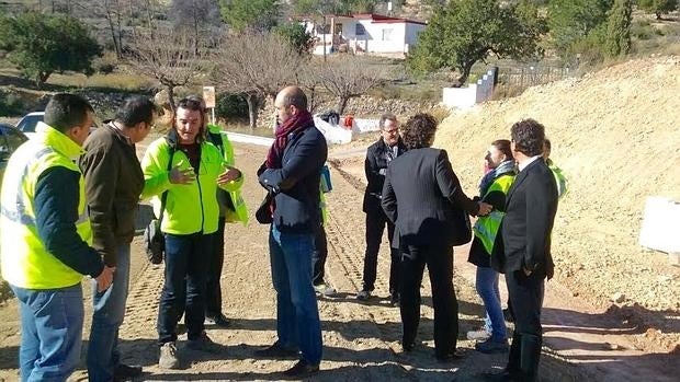 Visita del personal a la zona de las obras