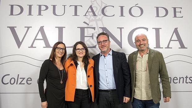 Imagen de Vicent Flor, junto a Mónica Oltra, el día de su presentación