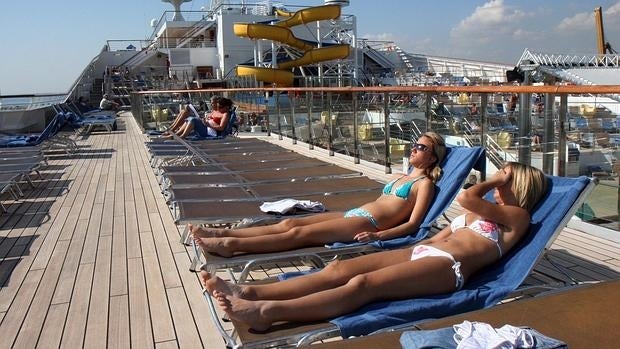 Aumentan un 128% los cruceristas en el puerto de Alicante