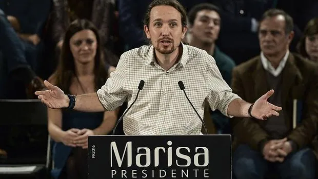 Crisis interna entre Podemos y las confluencias regionales por la creación del grupo parlamentario