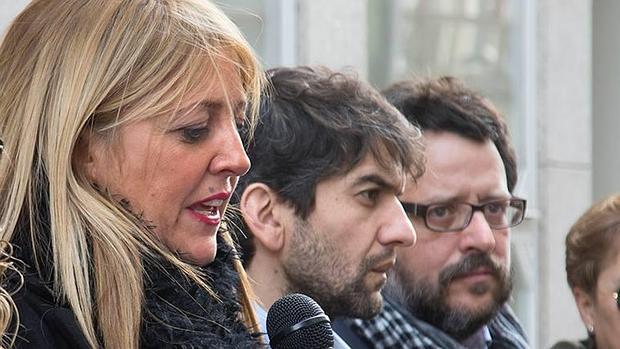 La socialistas Beatriz Sestayo, junto al alcalde de Ferrol, Jorge Suárez