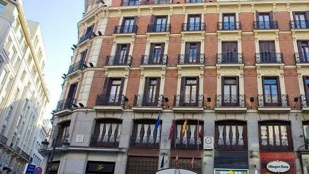 Edificio del antiguo Hotel Asturias, en Canalejas, donde irá el Hotel W