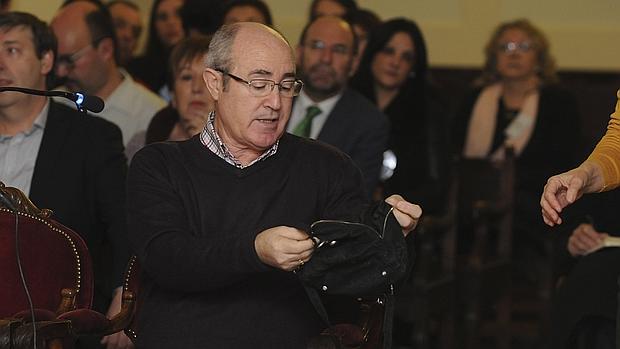 La tercera sesión ha arrancado con la declaración del agente jubilado testigo de los asesinatos