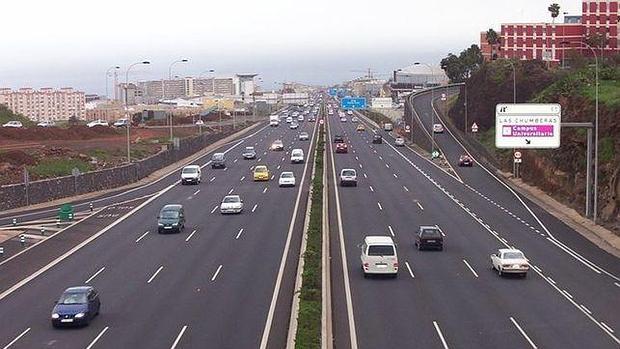 Panorámica de la autopista del norte a su paso por La Laguna