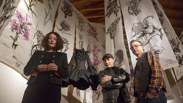 La diseñadora Fely Campo, junto a los pintores Miguel Elías y Florencio Maíllo