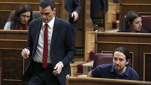 Pedro Sánchez y Pablo Iglesias en el Congreso