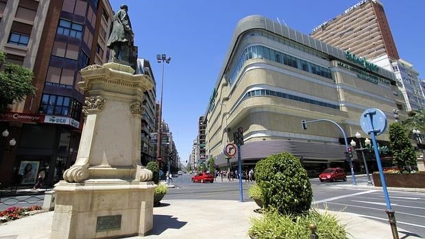 Imagen del cruce entre Maisonnave y Federico Soto, zona comercial del centro de Alicante