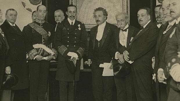 Albert Einstein junto al Rey Alfonso XIII durante su visita a Madrid, en 1923